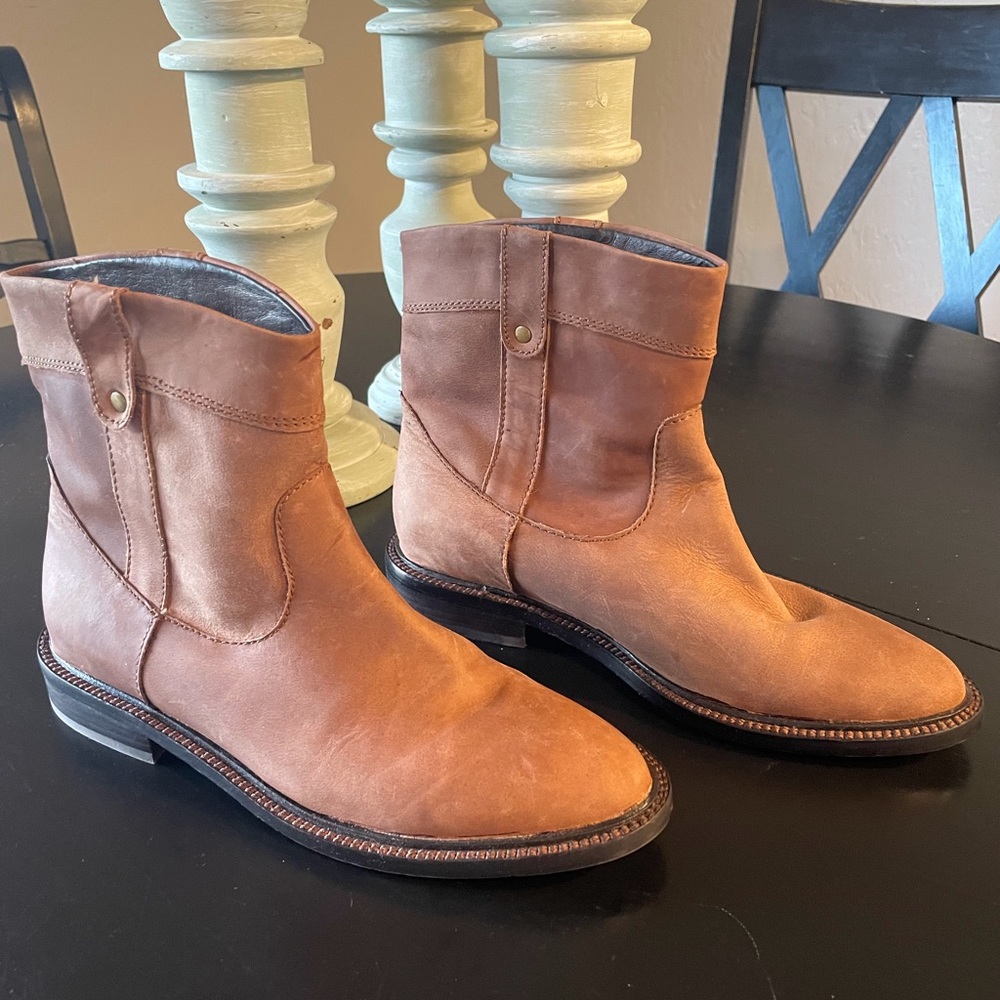 Eddie Bauer Leather Boots - size 6
